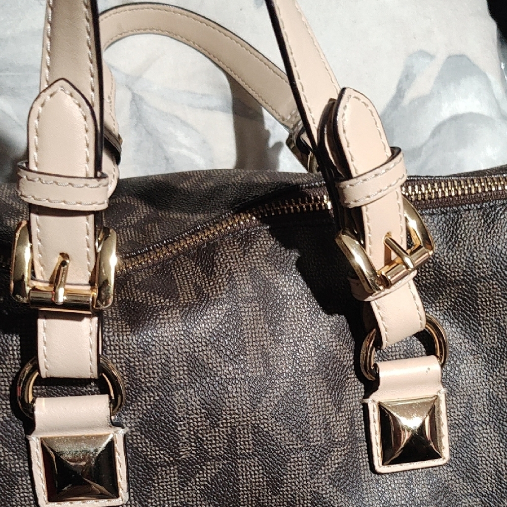 Michael Kors Brown Purse. - Picture 4 of 9